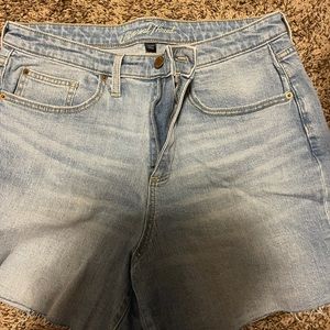 Universal thread Bermuda  shorts